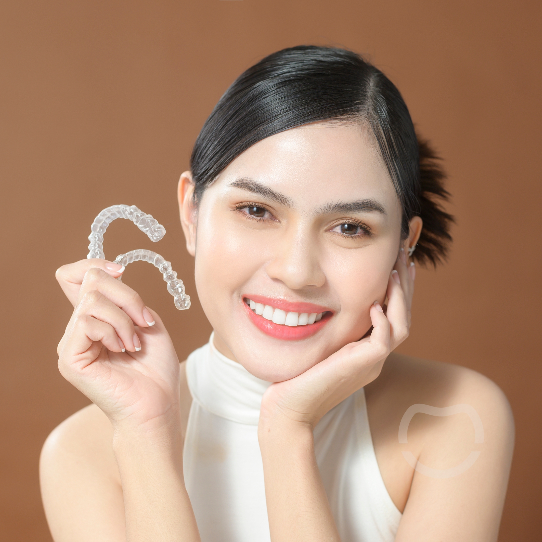 Invisalign in Johnstone: Clear Invisalign aligners for discreet teeth straightening in Johnstone.